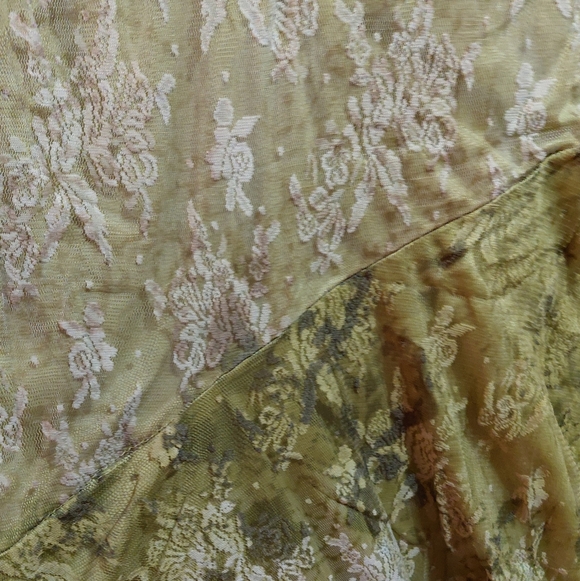 UO Hyacinth Green Ruffled Lace Spliced Midi Dress - Picture 13 of 16